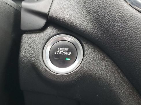 Used 2022 Chevrolet Equinox LT FWD image 16