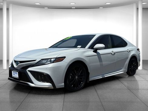 Used 2023 Toyota Camry XSE w/ Navigation Package FWD image 2