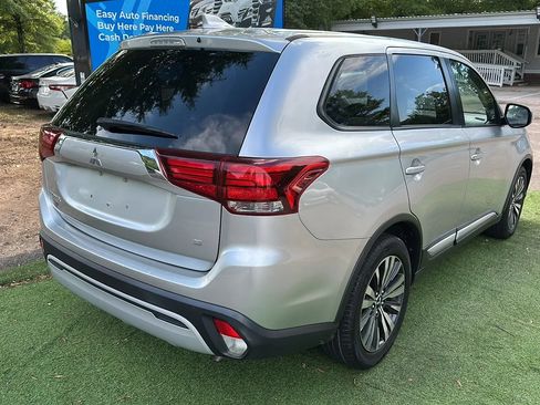 Used 2020 Mitsubishi Outlander SE FWD image 7