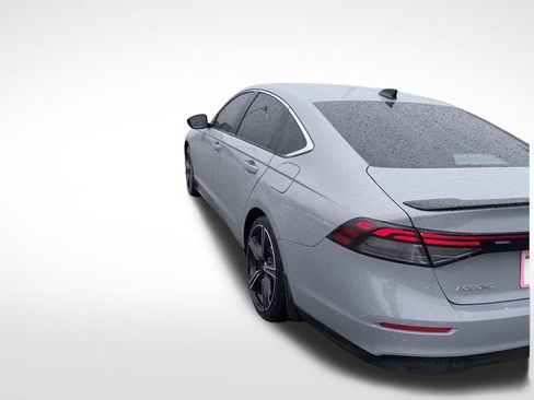 Used 2025 Honda Accord Sport image 5