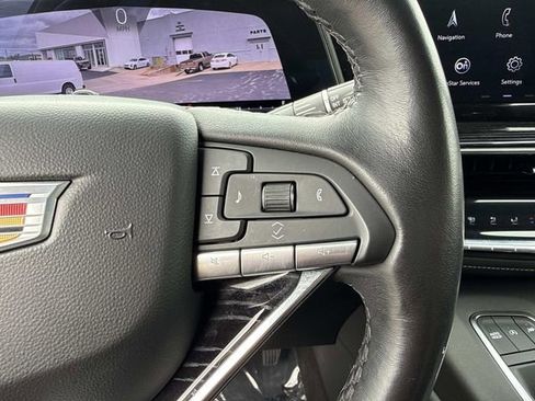 Used 2023 Cadillac Escalade ESV Sport AWD/4WD image 31