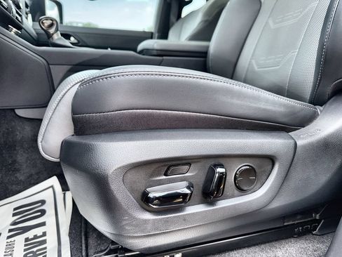 Used 2024 Lexus GX 550 w/ Accessory Package (2T) AWD/4WD image 14