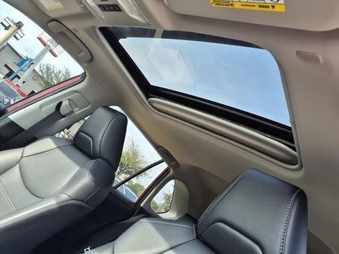 Used 2023 Toyota RAV4 XLE Premium image 8