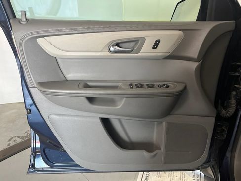 Used 2015 Chevrolet Traverse LS FWD image 26