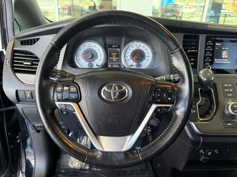 Certified 2018 Toyota Sienna SE w/ Carpet Mat Package image 23