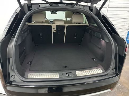 Used 2022 Land Rover Range Rover Velar R-Dynamic S image 26
