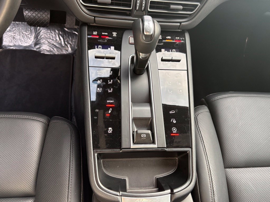 Certified 2026 Porsche Macan S AWD/4WD image 25