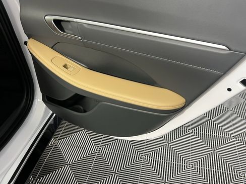 Used 2025 Hyundai Sonata Limited w/ Winter Weather Package image 30