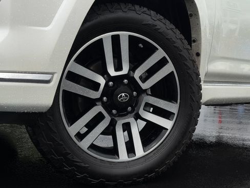 Used 2020 Toyota 4Runner Limited AWD/4WD image 28