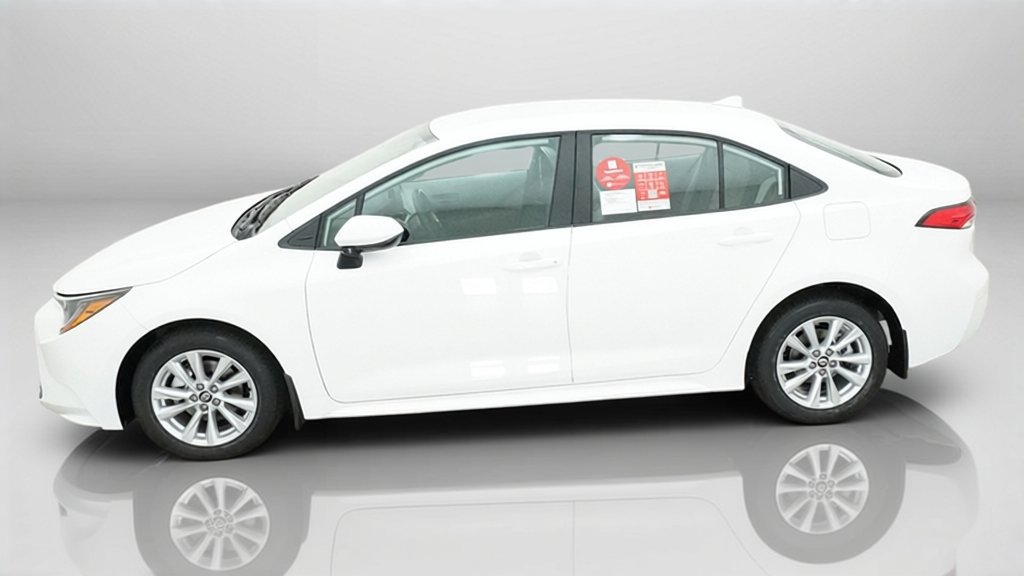 New 2027 Toyota Corolla LE FWD image 2
