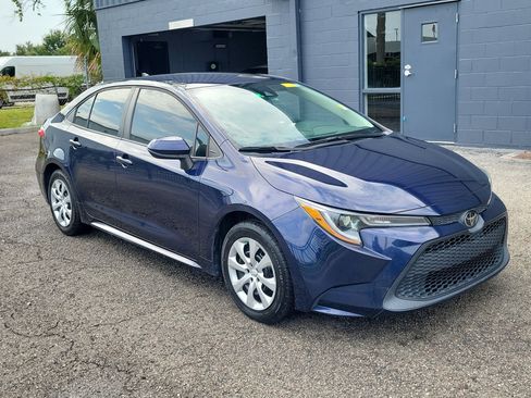 Used 2022 Toyota Corolla LE FWD image 3