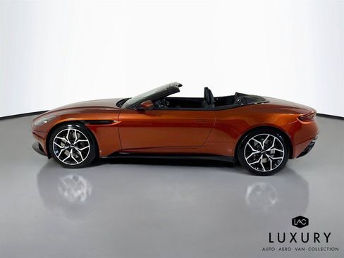 Used 2019 Aston Martin DB11 Volante RWD image 9