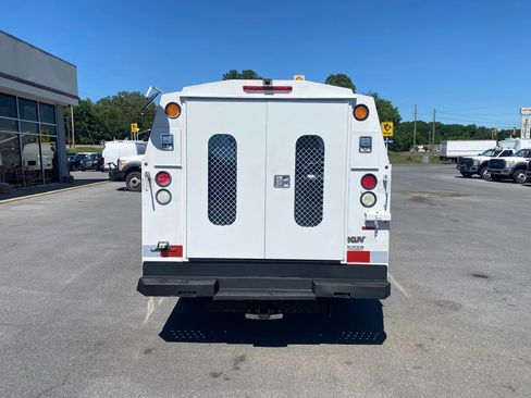 Used 2011 Chevrolet Express 3500 RWD image 6