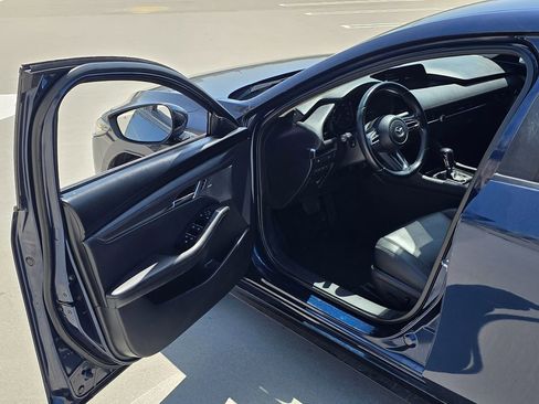 Used 2019 MAZDA MAZDA3 Sedan w/ Preferred Package FWD image 39
