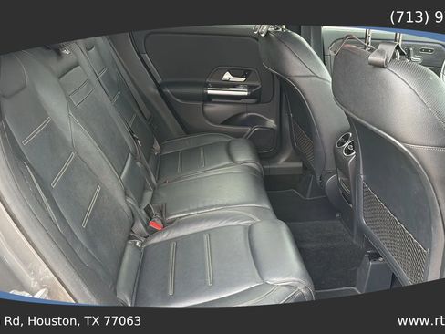 Used 2021 Mercedes-Benz GLA 250 image 29
