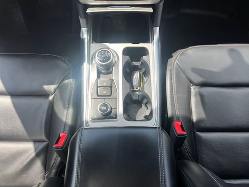 Used 2022 Ford Explorer XLT w/ Equipment Group 202A image 23