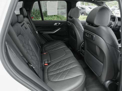 Used 2023 BMW X5 xDrive45e w/ Climate Comfort Package AWD/4WD image 39