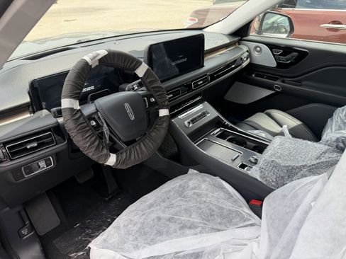 New 2026 Lincoln Aviator Reserve AWD/4WD image 4