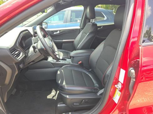 Used 2025 Ford Escape ST-Line AWD/4WD image 3