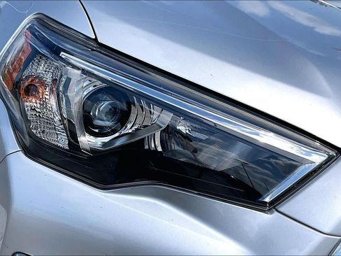 Used 2024 Toyota 4Runner Limited AWD/4WD image 26