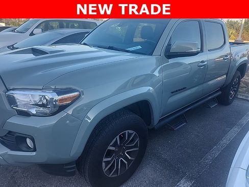 Used 2022 Toyota Tacoma TRD Sport image 10