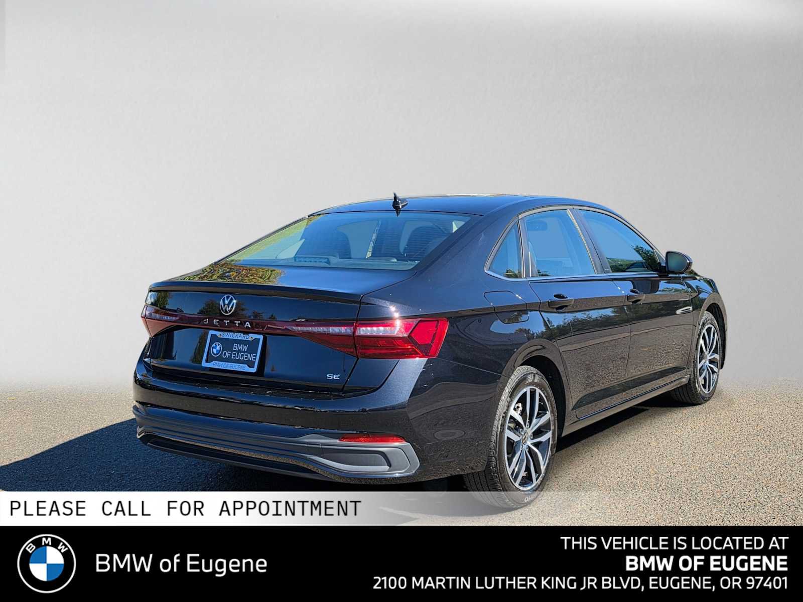 Used 2025 Volkswagen Jetta SE FWD image 3