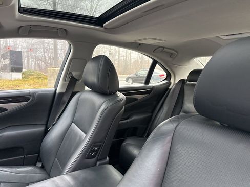 Used 2014 Lexus LS 460 AWD w/ Comfort Package image 11