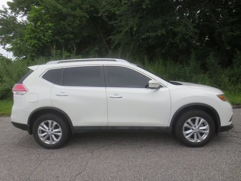 Used 2014 Nissan Rogue SV AWD/4WD image 11