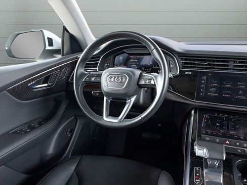 Used 2023 Audi Q8 Premium Plus AWD/4WD image 29