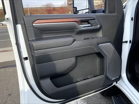 Used 2024 GMC Sierra 2500 Denali w/ Denali Reserve Package image 20