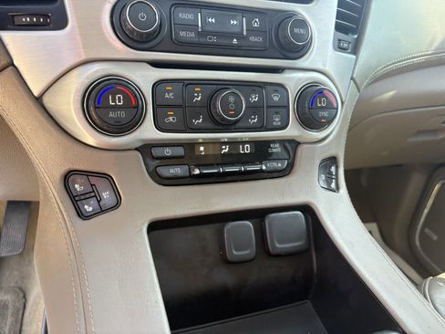 Used 2015 GMC Yukon XL SLT w/ Open Road Package AWD/4WD image 30