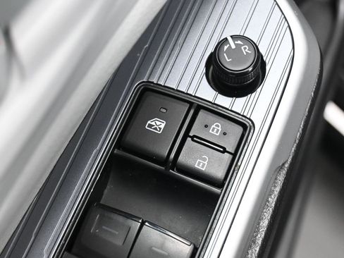 Certified 2025 Toyota Sienna LE w/ LE Plus Package image 12