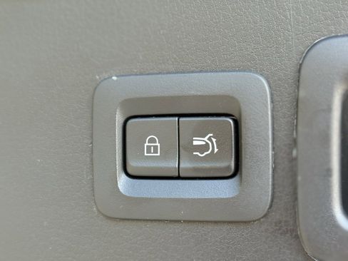 Used 2023 MAZDA CX-30 AWD 2.5 S w/ Premium Package image 18