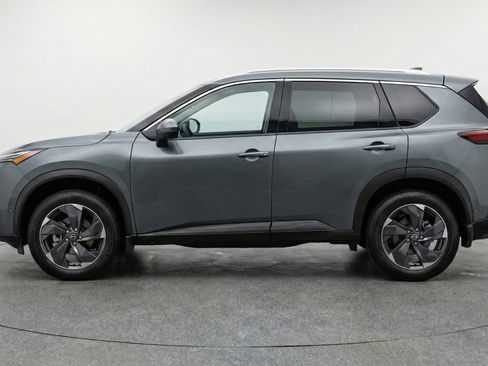 Used 2025 Nissan Rogue SV AWD/4WD image 5