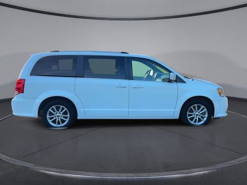 Used 2019 Dodge Grand Caravan SXT FWD image 9