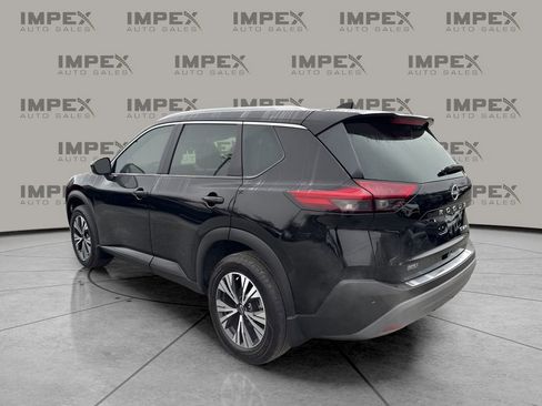 Used 2023 Nissan Rogue SV w/ SV Premium Package image 3