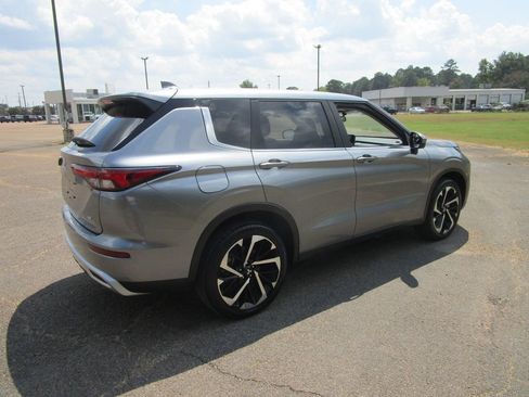 Used 2024 Mitsubishi Outlander SE image 7