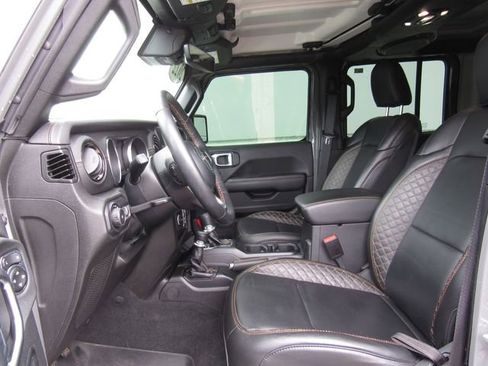Used 2022 Jeep Wrangler Unlimited Sahara AWD/4WD image 12
