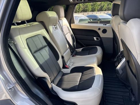 Used 2020 Land Rover Range Rover Sport HST image 7