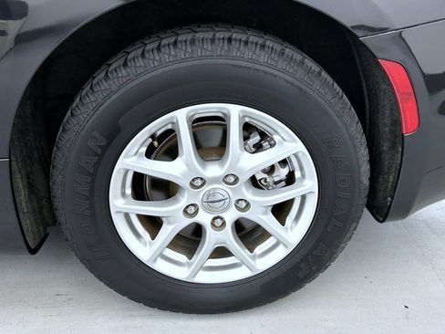 Certified 2023 Chrysler Pacifica Touring-L FWD image 19