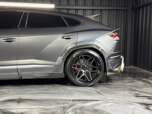 Used 2019 Lamborghini Urus AWD/4WD image 6