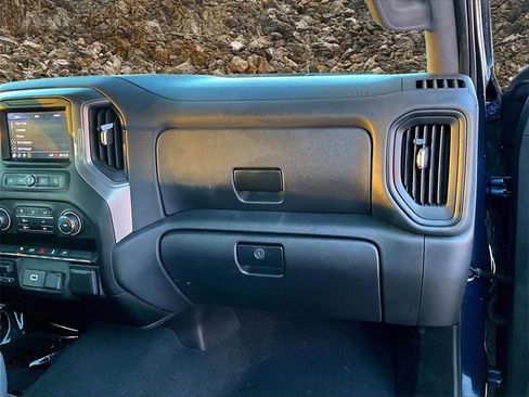 Used 2020 Chevrolet Silverado 1500 Custom w/ Custom Value Package image 15