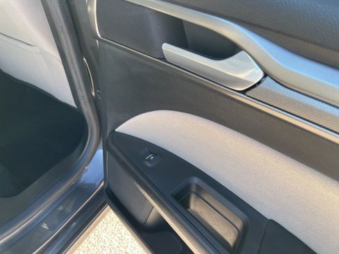 Used 2018 Ford Fusion S image 37