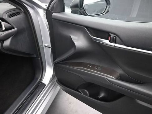 Used 2022 Toyota Camry LE FWD image 23