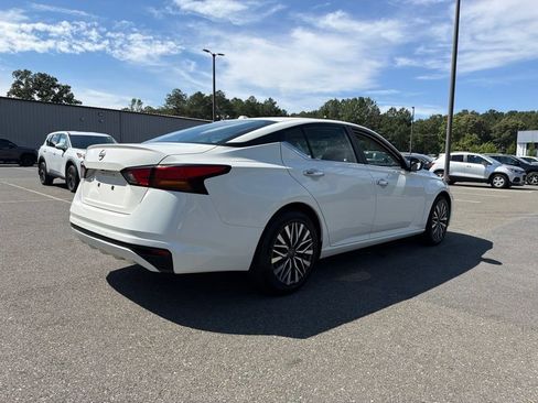 Used 2025 Nissan Altima 2.5 SV FWD image 5