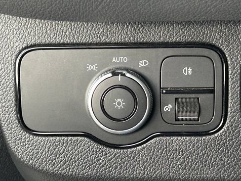 Used 2025 Mercedes-Benz Sprinter 2500 image 24