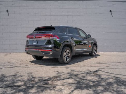 Used 2024 Volkswagen Atlas Cross Sport SE AWD/4WD image 7