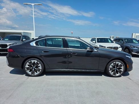New 2027 BMW 530i w/ Premium Package RWD image 3