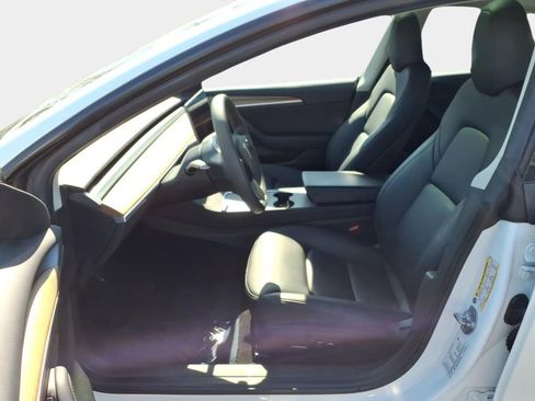 Used 2023 Tesla Model 3 Standard Range image 13