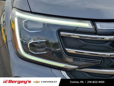 Used 2025 Volkswagen Atlas SE AWD/4WD image 11